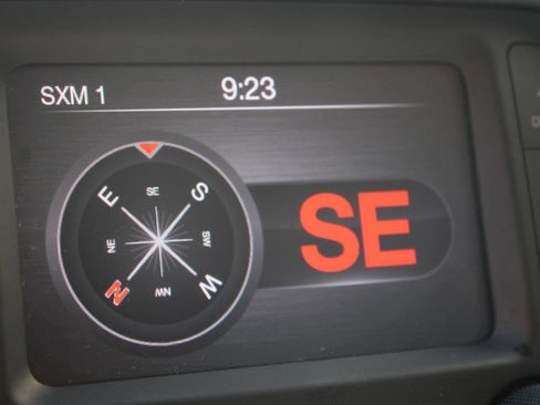 Used 2021 RAM 1500 Classic SLT RWD image 36