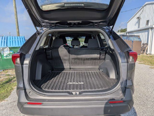 Used 2025 Toyota RAV4 LE AWD/4WD image 12