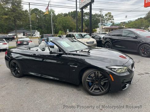 Used 2018 BMW M4 Convertible image 10