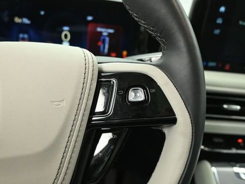 Used 2025 Lincoln Aviator AWD image 18