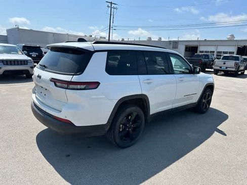 Used 2023 Jeep Grand Cherokee L Laredo AWD/4WD image 20