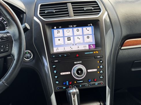 Used 2019 Ford Explorer Platinum AWD/4WD image 17