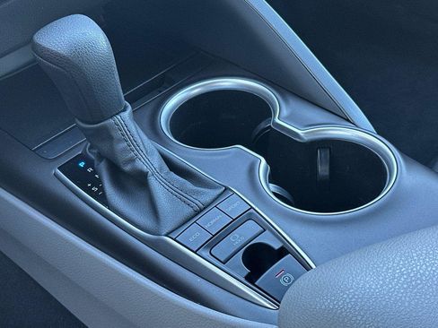 Used 2022 Toyota Camry LE image 20