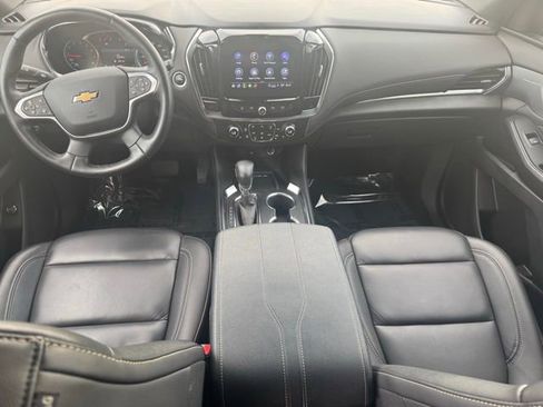 Used 2023 Chevrolet Traverse LT image 15
