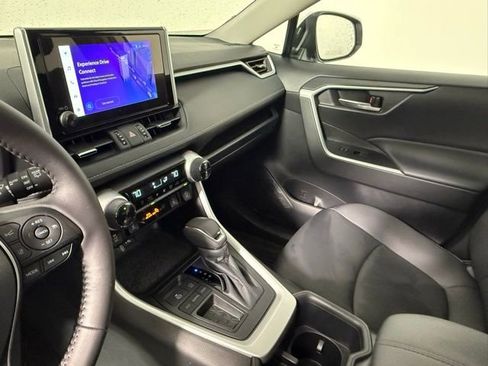 Used 2025 Toyota RAV4 XLE Premium image 26