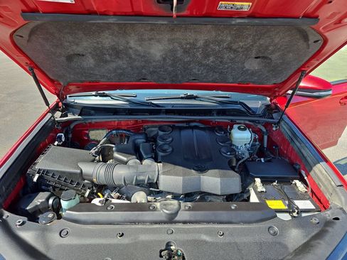 Certified 2019 Toyota 4Runner SR5 Premium AWD/4WD image 33