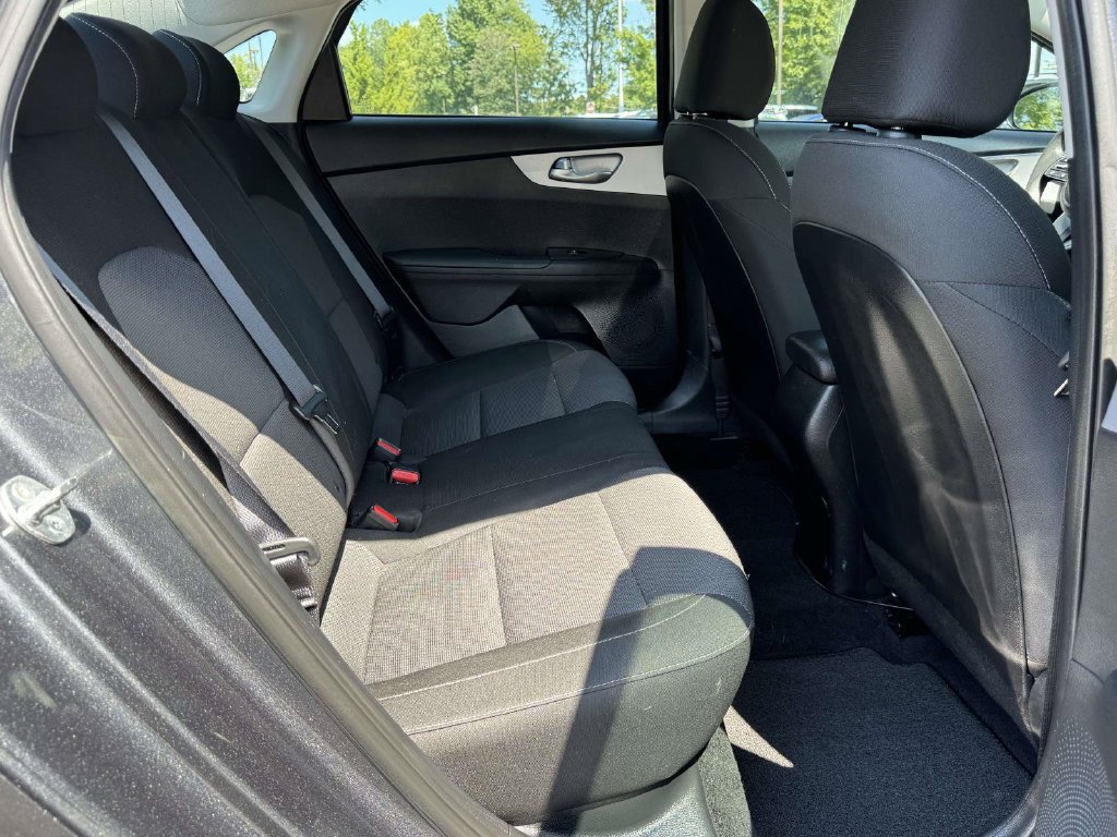 Used 2024 Kia Forte LXS w/ LXS Technology Package FWD image 16