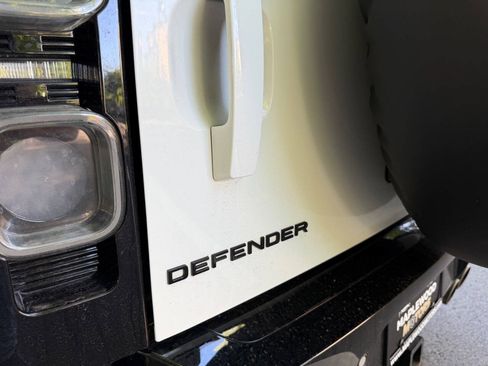 Used 2020 Land Rover Defender 110 AWD/4WD image 7