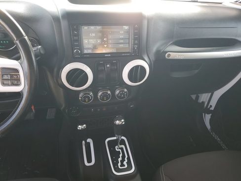 Used 2015 Jeep Wrangler Sahara w/ Dual Top Group AWD/4WD image 15