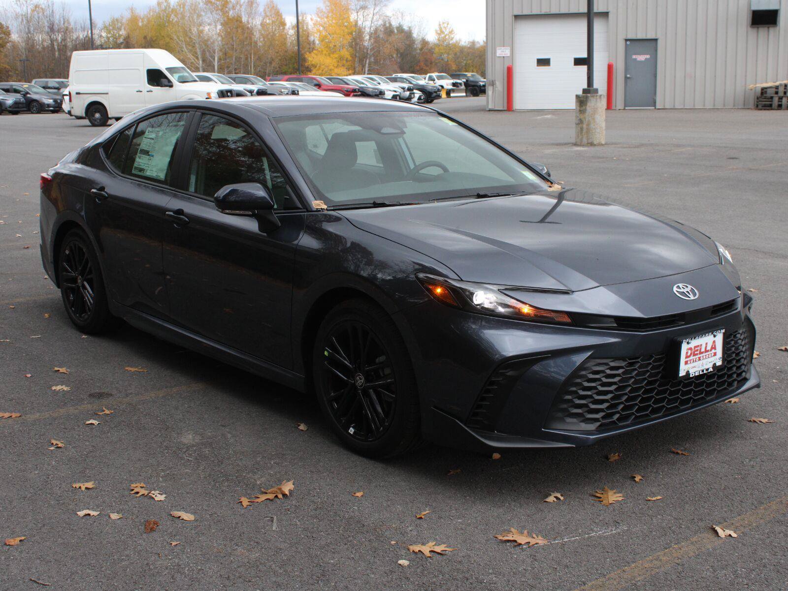 New 2026 Toyota Camry SE w/ Convenience Package FWD image 3