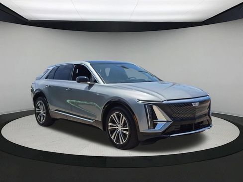 New 2026 Cadillac Lyriq Luxury AWD/4WD image 7