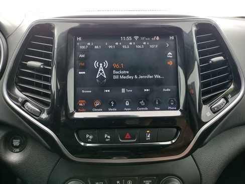 Used 2019 Jeep Cherokee Overland w/ Technology Group image 3