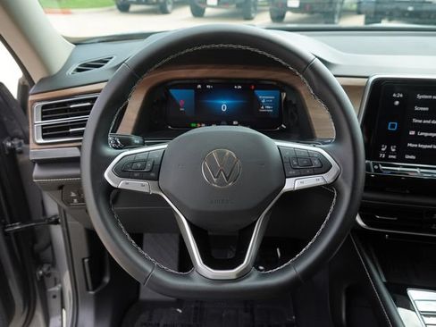 Used 2026 Volkswagen Atlas SE FWD image 28
