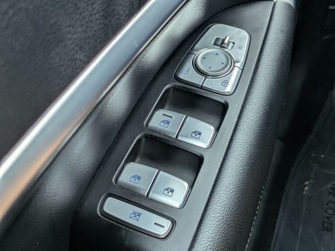 Used 2020 Genesis G70 2.0T RWD image 20