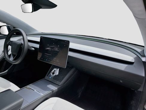 Used 2025 Tesla Model 3 Long Range RWD image 29