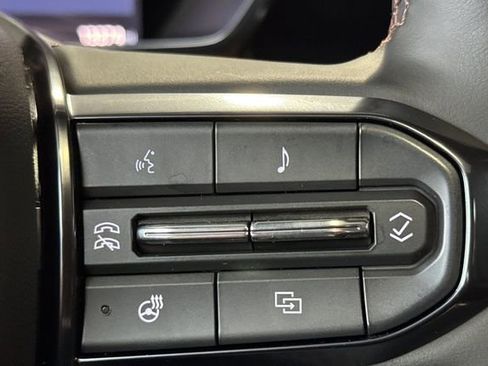 Used 2025 GMC Canyon AT4 w/ Technology Plus Package image 39