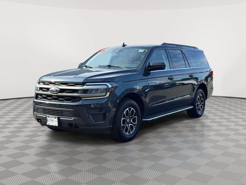 Used 2023 Ford Expedition Max XLT AWD/4WD image 3