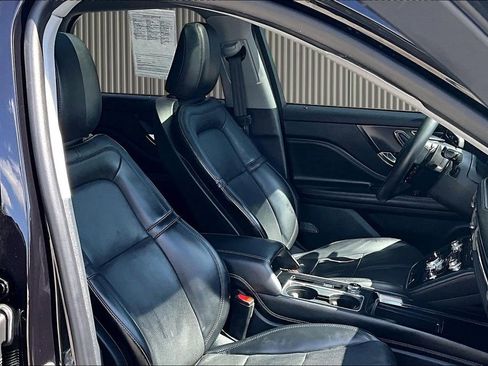 Used 2021 Lincoln Corsair AWD w/ Premium Package image 8