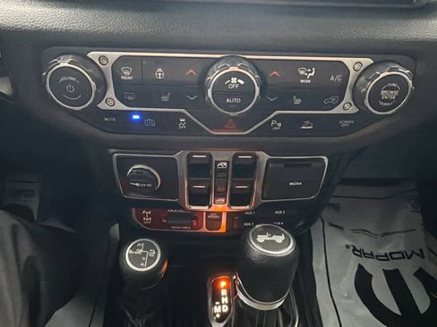 Used 2024 Jeep Wrangler Willys image 26