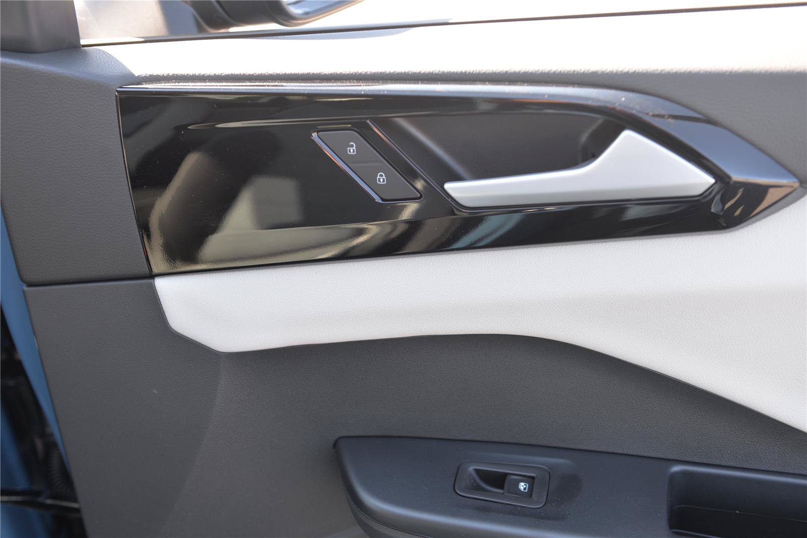 New 2027 Volkswagen Jetta SE FWD image 15