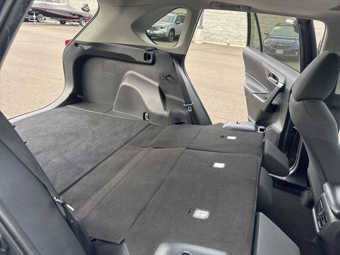 Used 2019 Toyota RAV4 XLE image 18