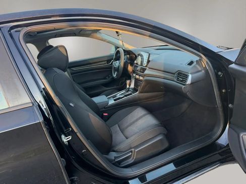 Used 2019 Honda Accord EX image 27