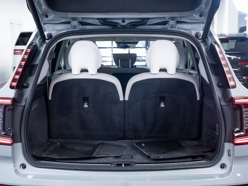 Used 2025 Volvo EX90 Ultra image 8