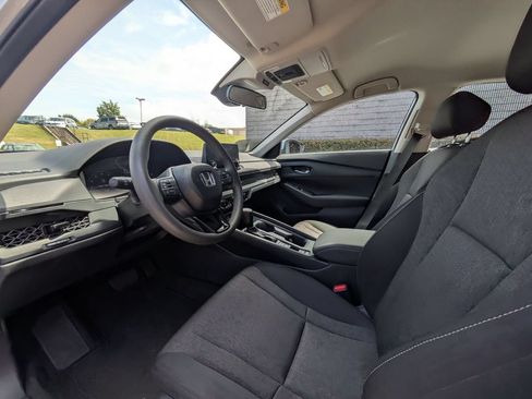 Used 2025 Honda Accord LX image 15