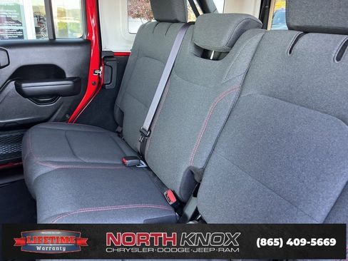 Used 2025 Jeep Wrangler Rubicon image 14