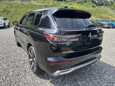 New 2025 Mitsubishi Outlander SE image 6