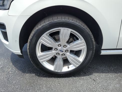 Certified 2024 Ford Expedition Max Platinum AWD/4WD image 5