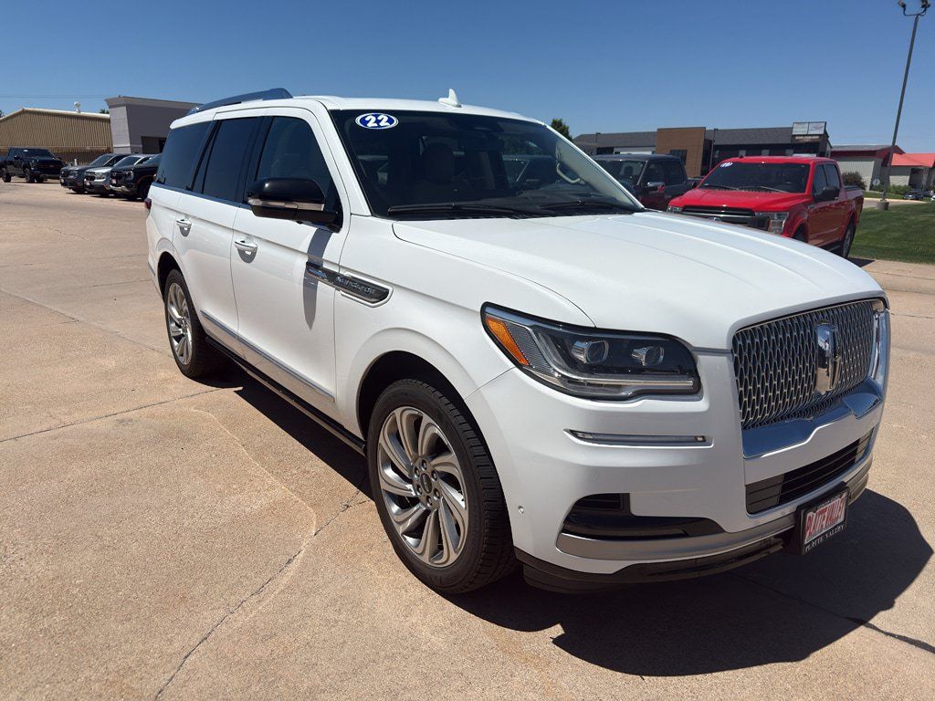 Used 2022 Lincoln Navigator Reserve AWD/4WD image 4