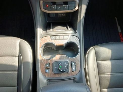 Used 2023 GMC Acadia Denali w/ Denali Ultimate Package FWD image 20