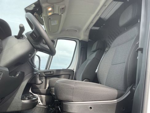 Used 2025 RAM ProMaster 2500 w/ U-Haul Equipment Group FWD image 12