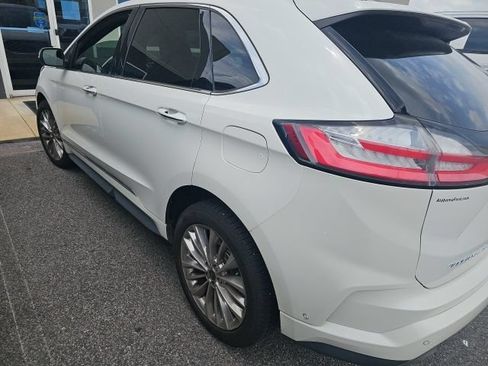 Certified 2022 Ford Edge Titanium w/ Equipment Group 301A AWD/4WD image 4