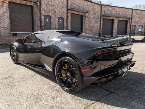 Used 2017 Lamborghini Huracan LP 610-4 image 11