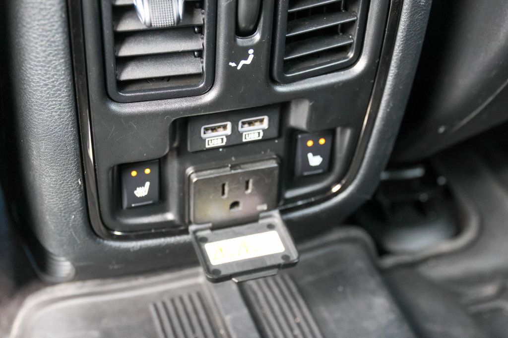 Used 2018 Dodge Durango R/T w/ Technology Group AWD/4WD image 26