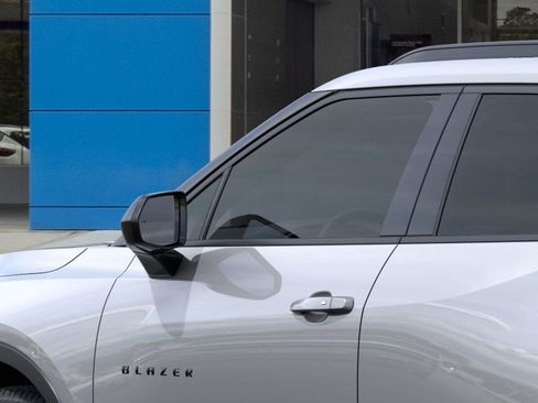 New 2025 Chevrolet Blazer LT w/ Convenience Package image 12