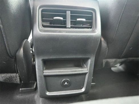 Used 2024 Ford Edge SE image 14