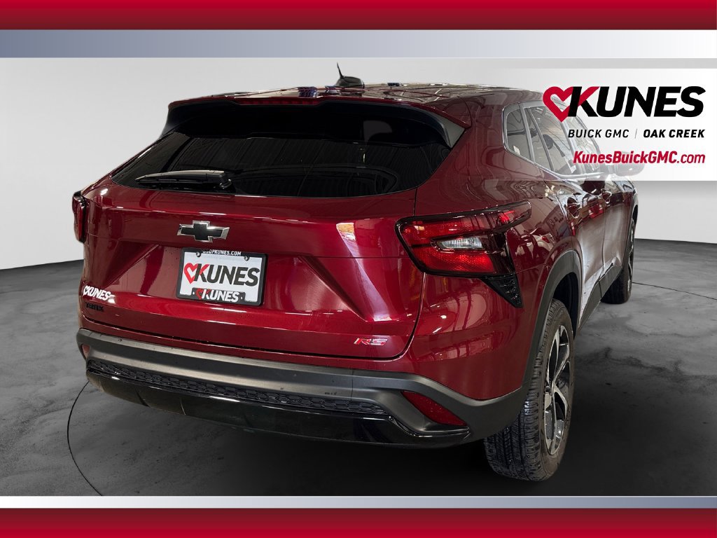 Used 2025 Chevrolet Trax RS FWD image 10