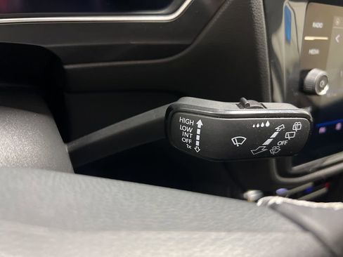 Used 2023 Volkswagen Tiguan SE w/ Panoramic Sunroof Package image 40