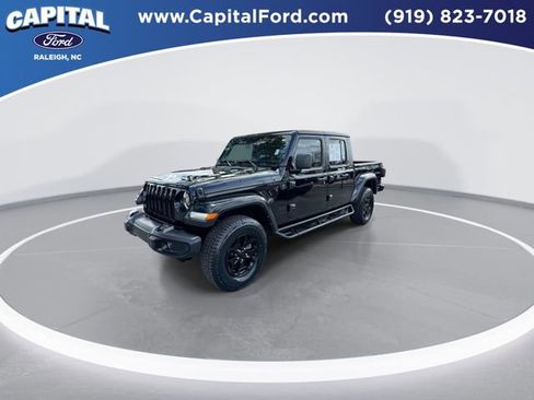 Used 2022 Jeep Gladiator Willys image 4