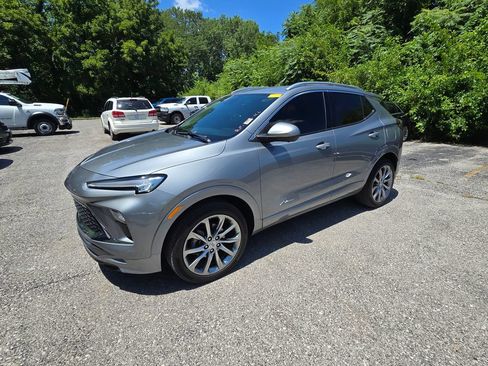 Used 2024 Buick Encore GX Avenir w/ Avenir Technology Package AWD/4WD image 2