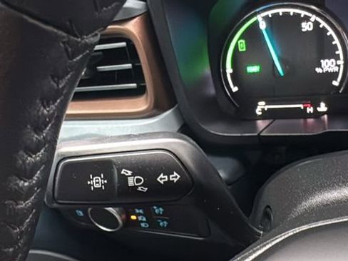 Certified 2022 Ford Maverick Lariat w/ Lariat Luxury Package image 16