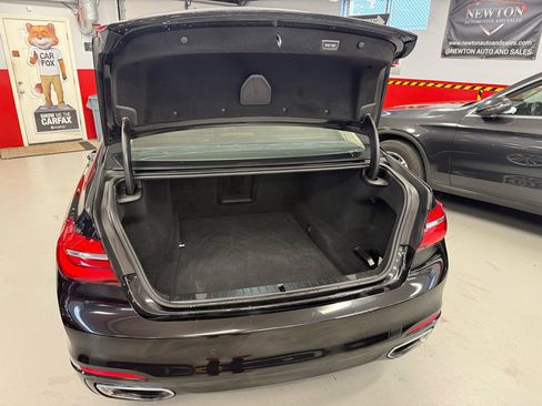 Used 2019 BMW 750i xDrive w/ Executive Package image 12