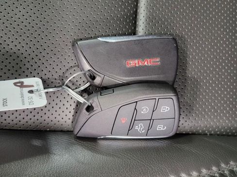 Used 2024 GMC Sierra 1500 Denali w/ Denali Reserve Package image 27