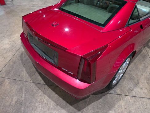 Used 2005 Cadillac XLR RWD image 34