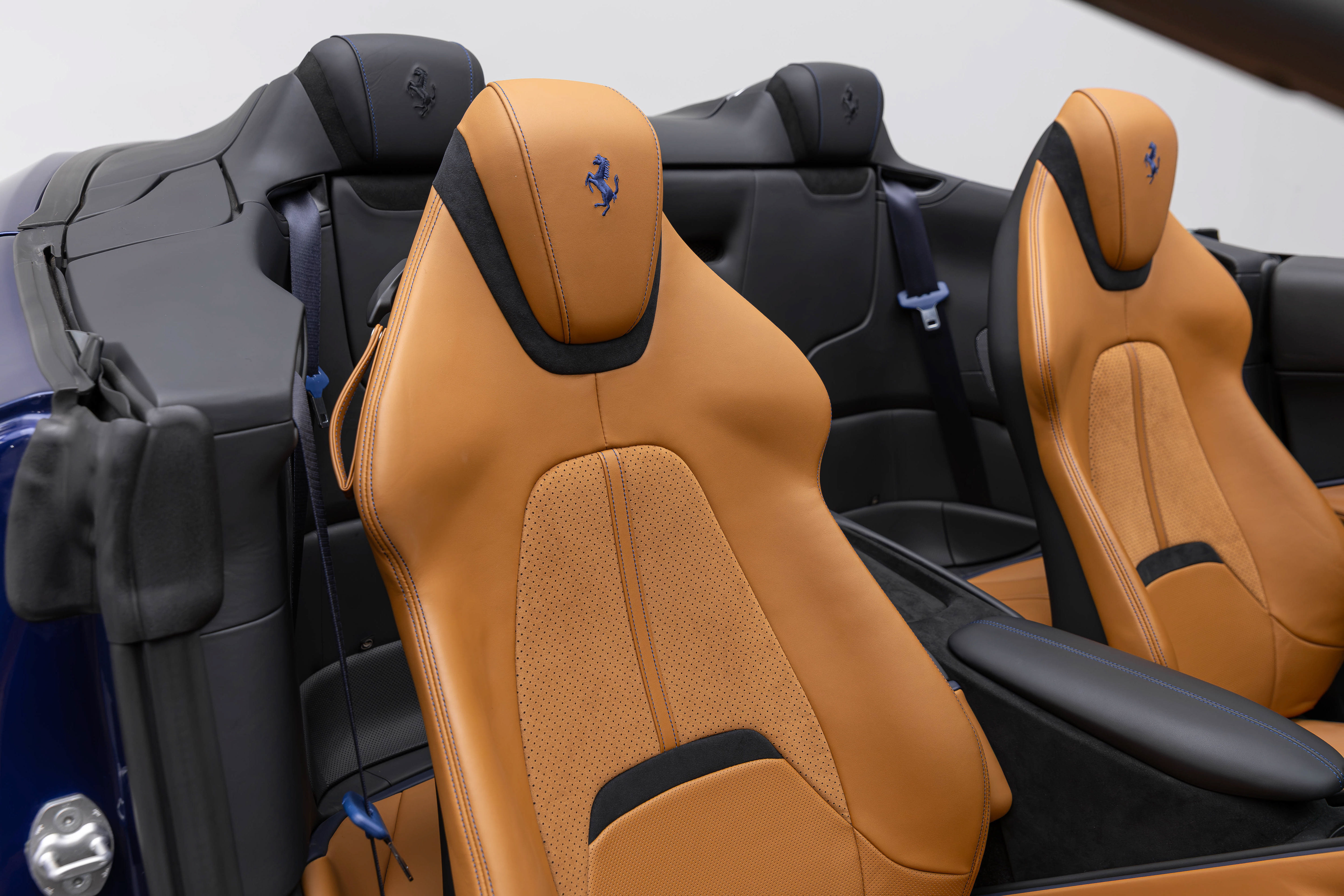 Used 2025 Ferrari Roma Spider RWD image 47