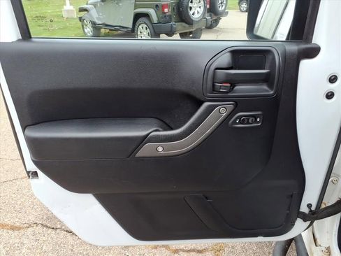 Used 2011 Jeep Wrangler Unlimited Sport image 15