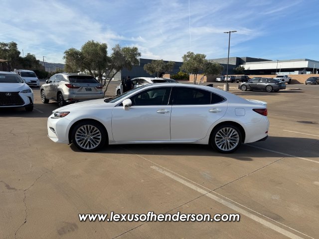 Used 2018 Lexus ES 350 w/ Luxury Package w/Wood Trim FWD image 3